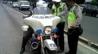 Terobos Busway, Petugas Polisi Militer pun Ditilang