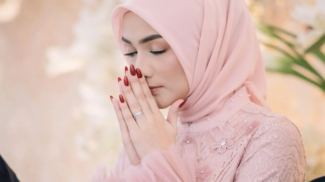 [Fimela] Acara Pengajian Citra Kirana Jelang Hari Pernikahan