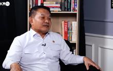 Momen Jenderal Dudung Jalan-jalan di Mal Sambil Gendong Cucu, Netizen Sebut 'Jangan Pakai Alasan Encok
