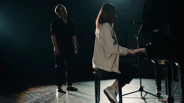Music Video For Revenge Berjudul Untuk Siapa? Tunjukkan Sisi Rapuh Fina Philipe
