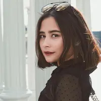 No more boring hair, intip gaya rambut short bob Prilly ini. (Sumber foto: prillylatuconsina96/instagram)
