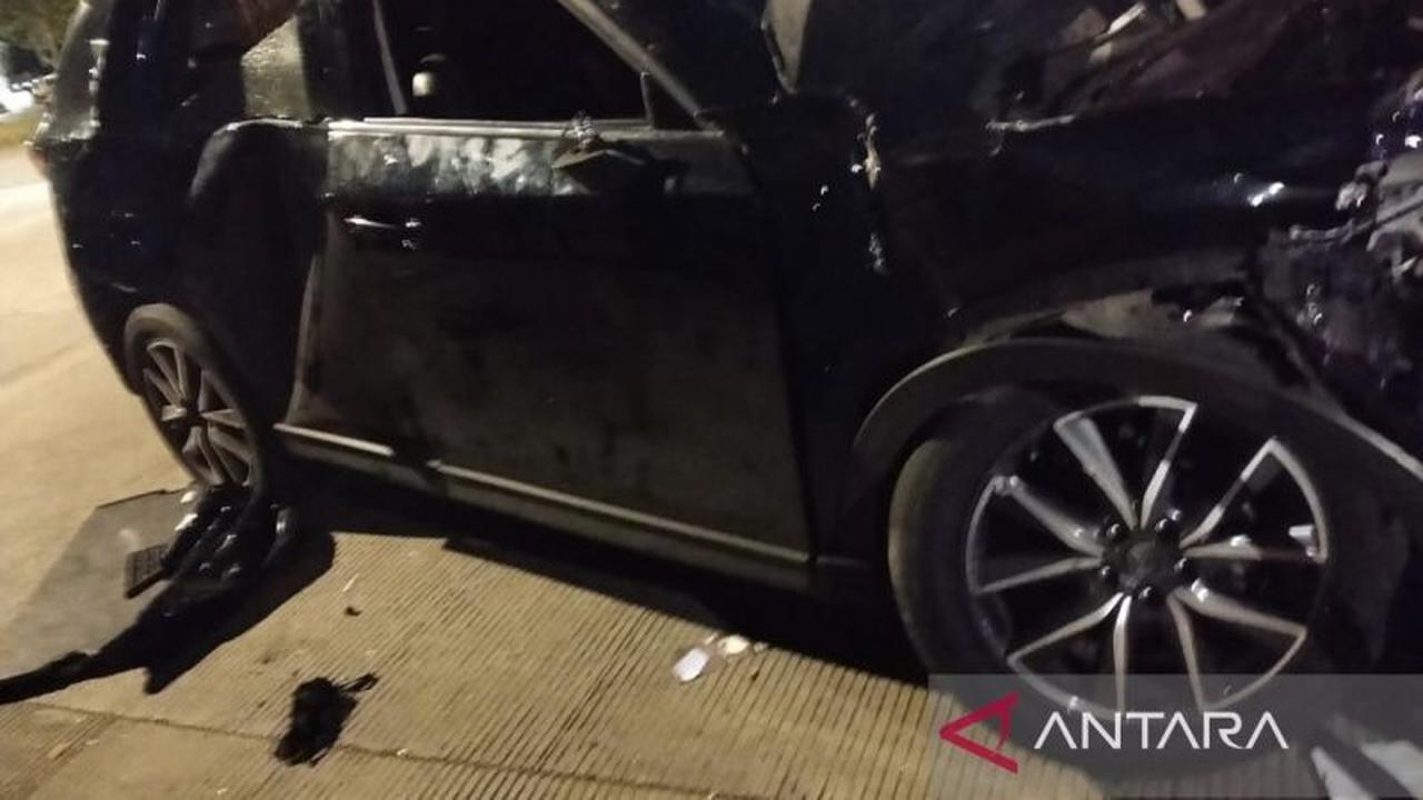 Polisi Selidiki Kecelakaan Mobil Kereta Mangga Dua di Jakut, Pengemudi Melawan Arus
