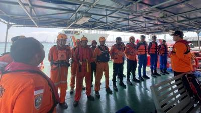 KMP Mutiara Santosa 2 Terbakar di Perairan Madura, Basarnas Kerahkan KN Permadi Evakuasi Penumpang