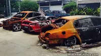 Truk Pengangkut Terbakar, 4 Mobil Mewah Hangus