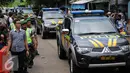 Sebanyak 17 kendaraan taktis Polri menyeberang ke Pulau Nusakambangan, Cilacap, Jateng, Rabu (27/7). Kendaraan tersebut diseberangkan dua tahap menggunakan Kapal Pangayoman IV dari Dermaga Wijayapura. (Liputan6.com/Helmi Afandi)