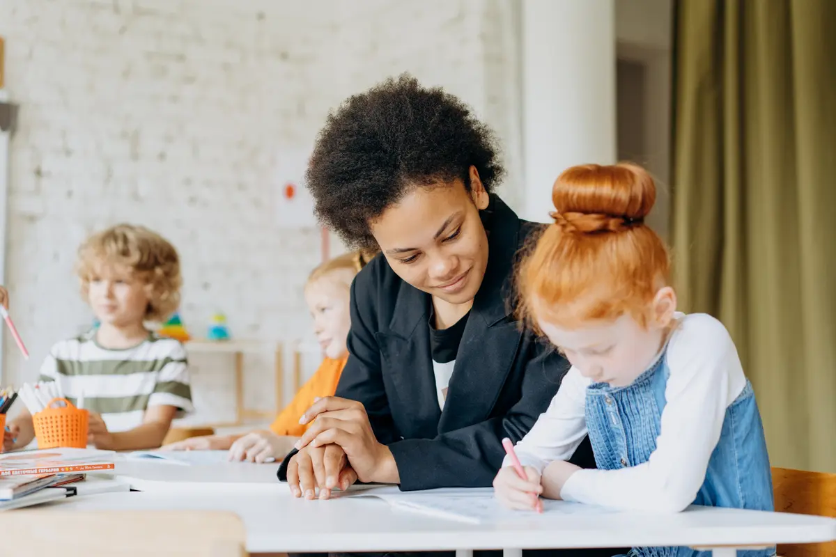 8 Tips Mendidik Anak agar Cerdas dan Kreatif Sejak Dini, Orangtua Wajib Tahu