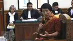 Kak Seto memberikan kesaksian di sidang pembunuhan Angeline dengan terdakwa Margriet Megawe di Pengadilan Negeri Denpasar, Senin (11/1/2016). Kak Seto hadir sebagai saksi ahli dalam bidang psikologi anak. (Liputan6.com/Angga Yuniar)