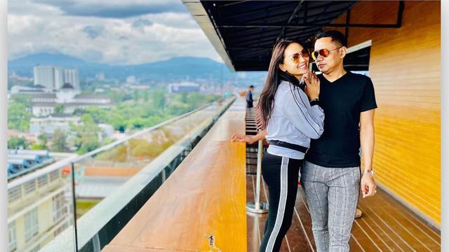 Dikabarkan Segera Menikah, Ini 5 Potret Mesra Kalina Ocktaranny dan Kekasih