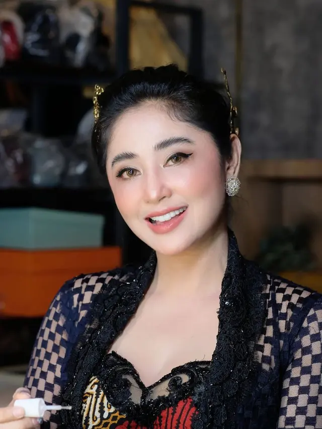 Dewi Perssik. (Foto: Dok. Instagram @dewiperssik9)