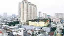 Pemandangan permukiman dan perkantoran dilihat dari kawasan Mangga Dua Jakarta, Kamis (8/11). Populasi di Jakarta yang mencapai 35,6 juta jiwa diperkirakan akan bertambah 4,1 juta orang antara 2017 dan 2030. (Liputan6.com/Immanuel Antonius)