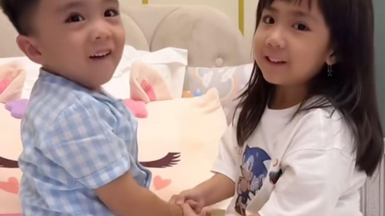 Gemas! Anak Sulung Momo Geisha Ajarkan Adik Berdoa, Endingnya Tak Terduga