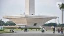 Warga saat berkunjung pada hari perdana uji coba pembukaan Monumen Nasional (Monas), Jakarta Pusat, Kamis (16/6/2022). Pemerintah Provinsi DKI Jakarta melakukan uji coba pembukaan kawasan wisata Monas secara bertahap dan terbatas denggan jam operasional dimulai pukul 06.00 hingga 16.00 WIB. (merdeka.com/Iqbal S Nugroho)