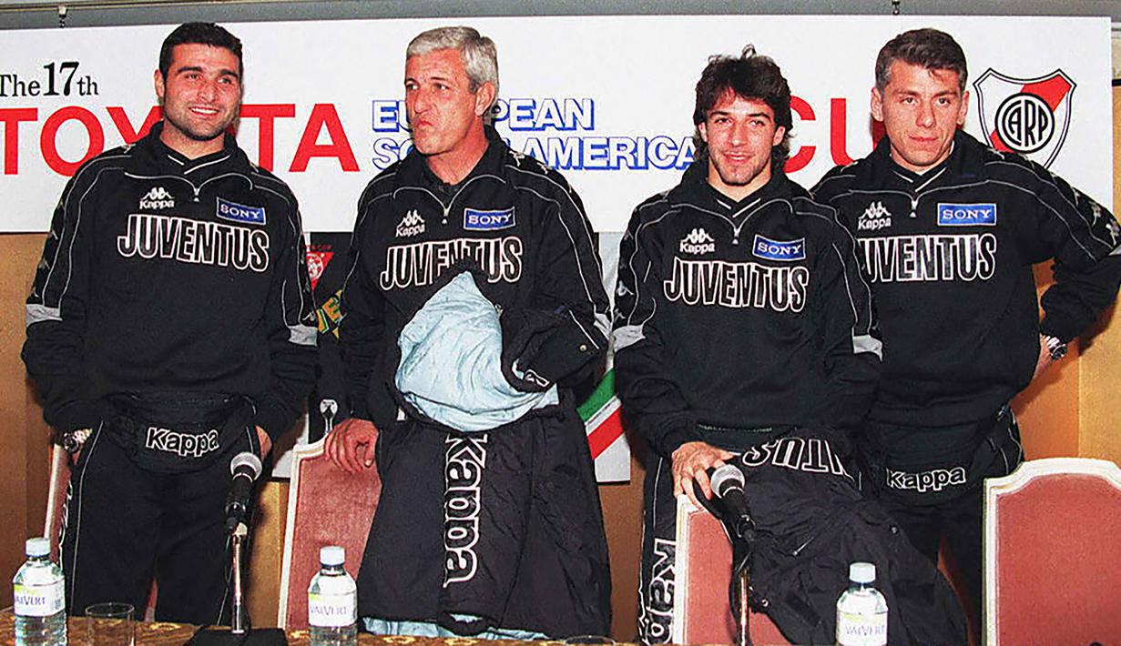 Vladimir Jugovic. Gelandang berusia 52 tahun yang pernah menjabat wapres Klub Red Star Belgrade ini pernah memperkuat Sampdoria, Juventus, Lazio dan Inter Milan di Liga Italia dalam rentang 1992/1993 hingga 2000/2001. Satu Scudetto diraihnya bersama Juventus pada musim 1996/1997. (AFP/Kazuhiro Nogi)