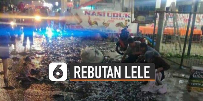 VIDEO: Viral Truk Muatan Lele Terguling, Warga Rebutan Tangkap Lele