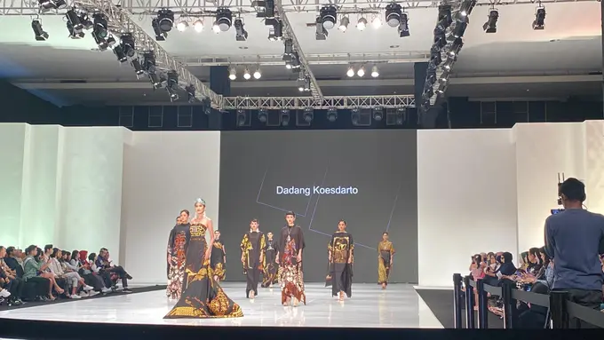 Salah satu desainer yang turut serta di Jogja Fashion Week 2024
