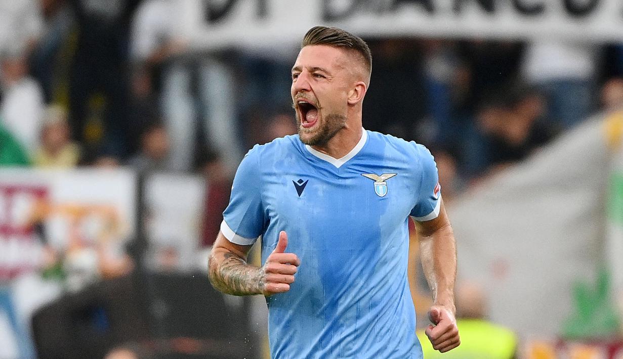 Beberapa musim terakhir, Sargej Milinkovic-Savic diisukan akan meninggalkan Lazio, namun tak pernah terwujud. Musim ini, menurut laporan, Manchester United secara serius menaruh perhatian pada pemain berkebangsaan Serbia tersebut. (AFP/Vincenzo Pinto)