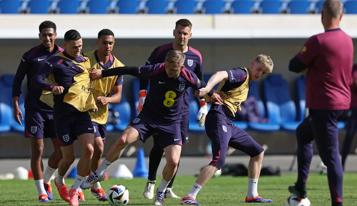 Modal buruk bagi Inggris mengingat tim tersebut difavoritkan membawa pulang trofi Euro 2024 (Adrian DENNIS/AFP).