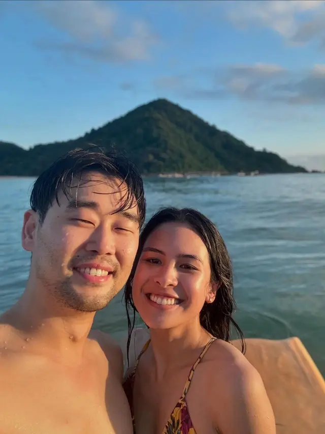 Maudy Ayunda dan Jesse Choi di Lombok