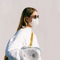 ilustrasi berlibur tetap menggunakan masker/pexels