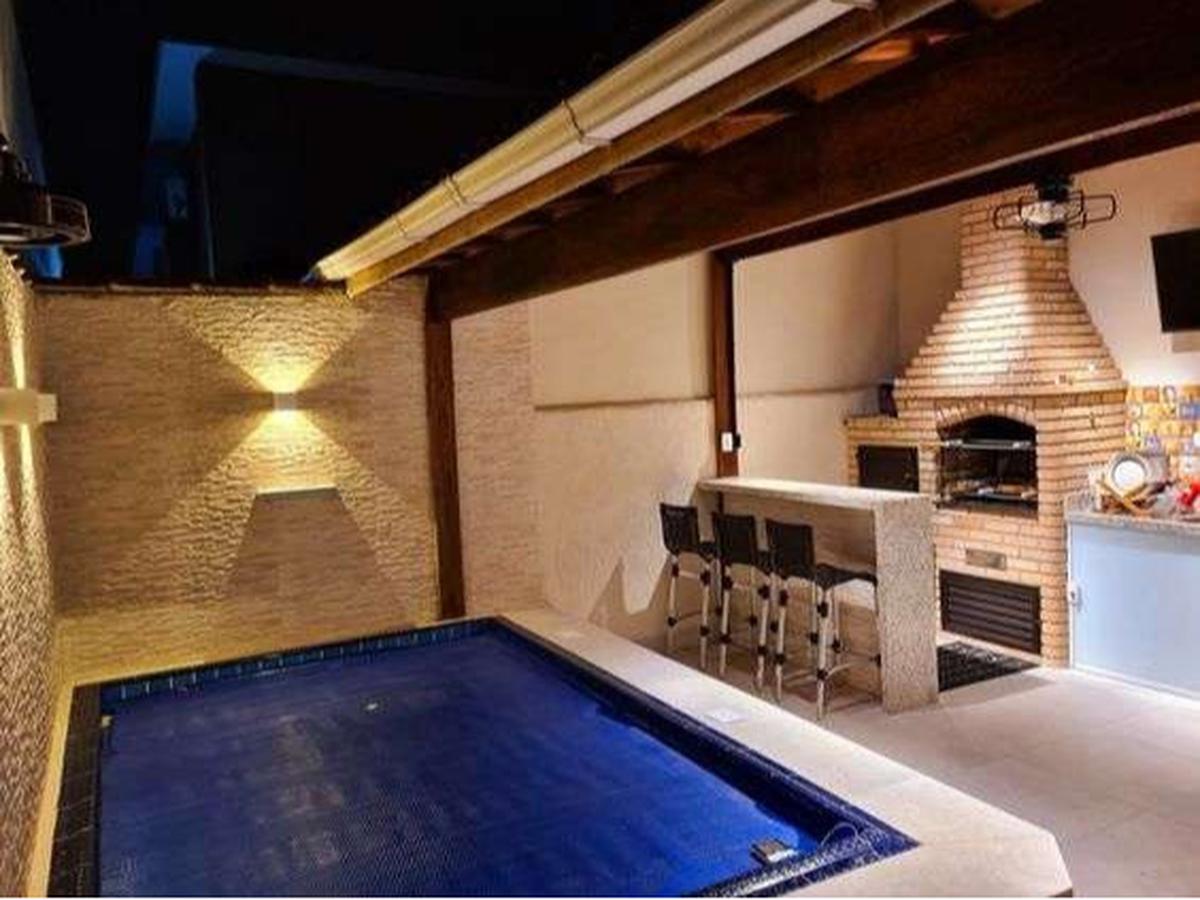 Desain Dapur Belakang Rumah yang Terbuka