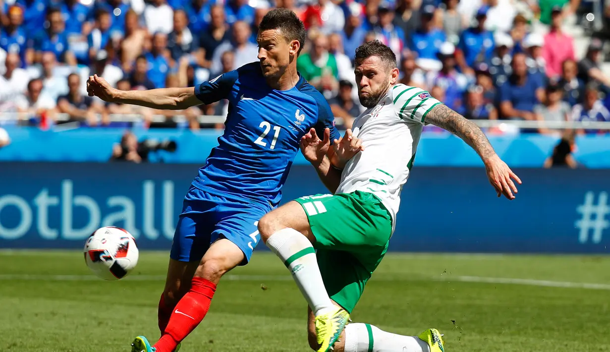 Pertarungan sengit antara Perancis kontra Irlandia memperebutkan tiket ke 8 besar Piala Eropa 2016, Stade de Lyon, Perancis, Minggu (26/6). Perancis keluar sebagai pemenang dengan skor akhir 2-1. (REUTERS / Kai Pfaffenbach)