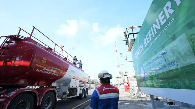 Pertamina Sustainable Aviation Fuel (PertaminaSAF) yang dipergunakan dalam penerbangan Pelita Air diolah dari bahan baku Used Cooking Oil (UCO) atau minyak jelantah.