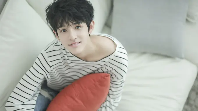 [Bintang] Pencapaian Samuel Kim Lewat Debut Solo, Sixteen