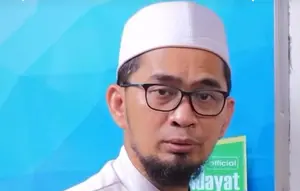 Ustadz Adi Hidayat (UAH) (TikTok)