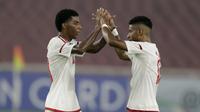 Pemain Uni Emirat Arab (UEA) merayakan kemenangan atas Qatar pada laga AFC U-19 di SUGBK, Jakarta, Kamis (18/10/2018). UEA menang 2-1 atas Qatar. (Bola.com/M Iqbal Ichsan)