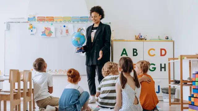 8 Tips Mendidik Anak agar Cerdas dan Kreatif Sejak Dini, Orangtua Wajib Tahu