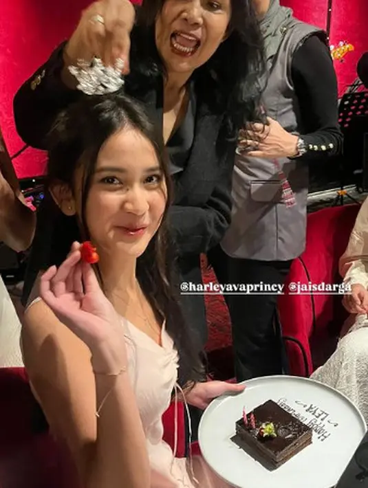 Harleyava Princy Maryadi, putri Ferry Maryadi baru saja merayakan ulang tahun yang ke-18. [@harleyavaprincy]