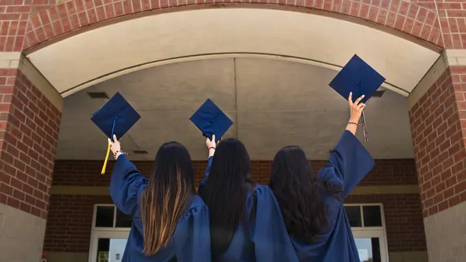 Kisah Inspiratif Lansia Raih Gelar Sarjana di Usia 82 Tahun, Buktikan Belajar Tak Kenal Usia