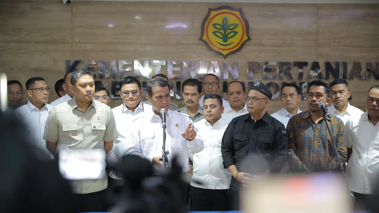 Konferensi pers Menteri Pertanian (Mentan) Andi Amran Sulaiman usai Rapat Koordinasi Pengembangan dan Upaya Stabilisasi Harga TBS Kelapa Sawit. (Dok Kementan)