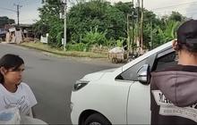 Pria Ini Rela Menjadi Pemulung Untuk Memenuhi Kebutuhan Hidup, Ternyata Bukan Orang Sembarangan