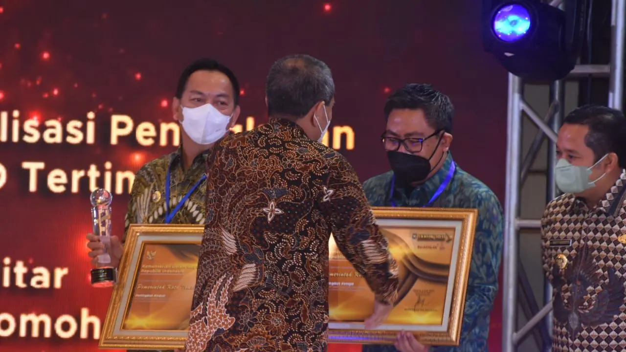 Denpasar mendapat penghargaan  kota dengan Realisasi Peningkatan PAD Tertinggi dari Kemendagri. (Ist).