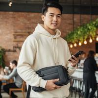 Nggak Cuma Fungsional, Ini Rekomendasi Handbag Stylish yang Bikin OOTD Pria Makin On Point