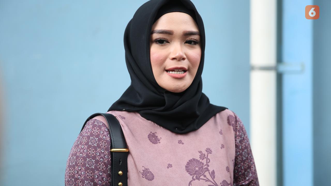 [Fimela] Sheza Idris