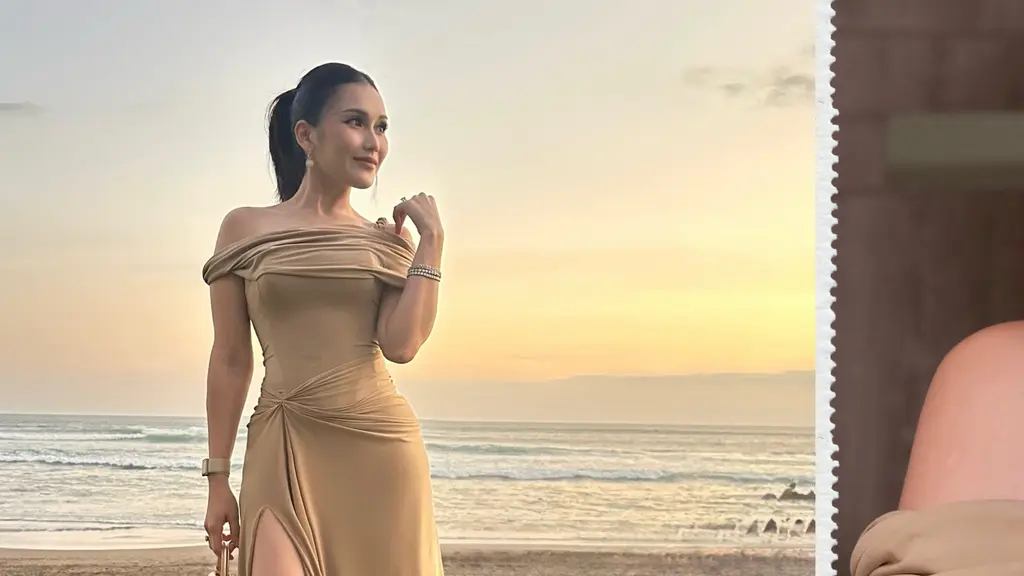 Ayu Ting Ting kembali mencuri perhatian saat dirinya hadir dalam sebuah acara pernikahan di Bali [@ayutingting92]