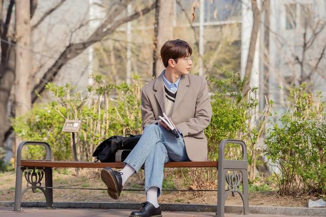 Goo Seon Ho atau "Blue Finger" (Choi Bo Min)