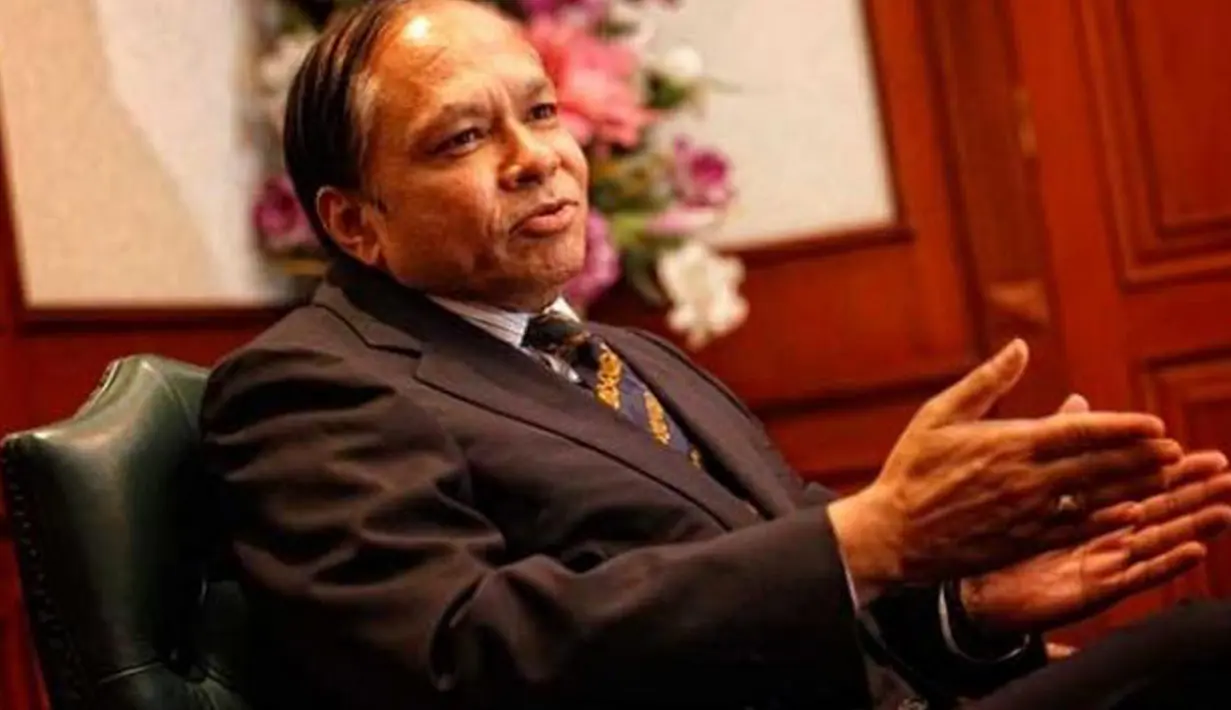 Sri Prakash Lohia, turunan India yang menjadi orang terkaya urutan ke-6 di Indonesia. Tahun 2015 dia naik satu peringkat dibandingkan tahun lalu, Ia mempunyai kekayaan sebesar 58,75 triliun rupiah dari usaha Polyester yang dimilikinya. (cdn-2.tstatic.net)