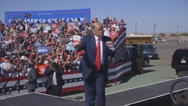 Donald Trump joget sambil mengajak warga memilih di Pemilu AS 2020.