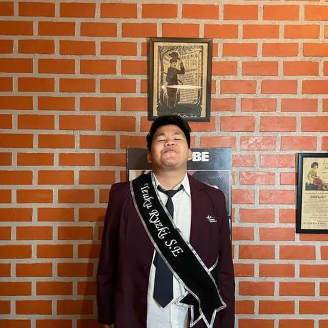 Teuku Ryzki alias Kiki CJR lulus sidang skripsi (Foto: Instagram/@teukuryz)