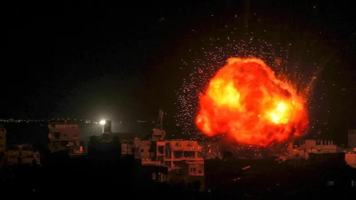 Dahsyatnya Pengeboman Israel sampai Terbangkan Tubuh Warga Palestina, Warganet: Ada Hujan Jenazah di Gaza