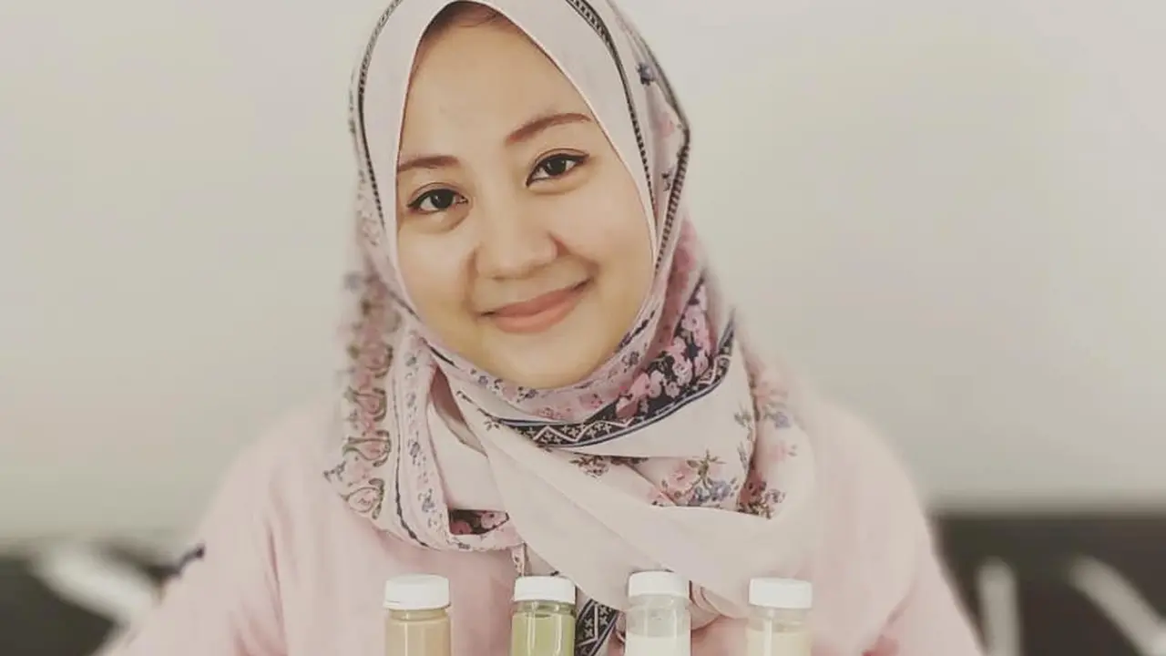 Dini Fauziah (31) membuka usaha fresh almond milk (susu almond) dengan brand Nutslicious Almond.