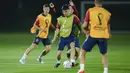 Gelandang Spanyol, Pedri berlatih dengan rekan satu timnya selama sesi latihan di Universitas Qatar, di Doha, Qatar, Selasa, 22 November 2022. Spanyol akan memainkan pertandingan pertamanya di Grup E Piala Dunia melawan Kosta Rika. (AP Photo/Julio Cortez)