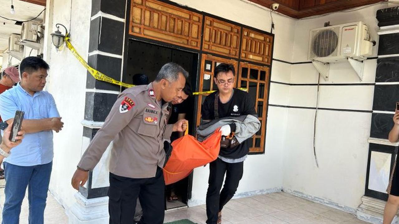 Aparat Kepolisian mengevakuasi korban dan dibawa ke RS Bhayangkara Manado pada, Sabtu (12/4/2025).