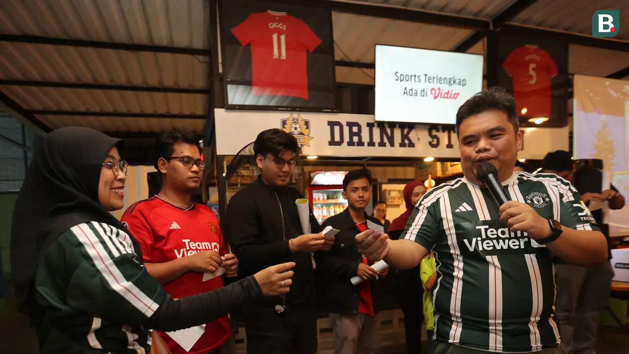 Foto: Gembira bersama IndoManUtd di Roaring Night Premier League West Ham Vs MU