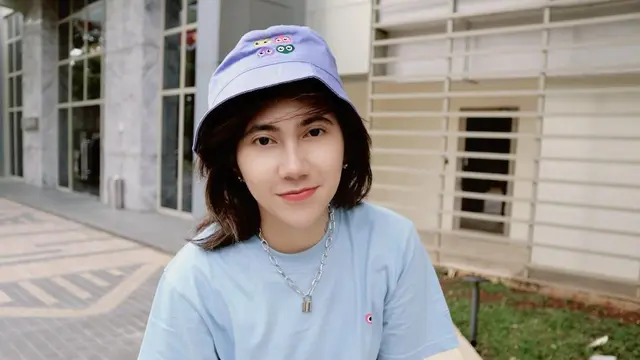 Lama Tak Muncul, Ini 6 Potret Terbaru Dera Indonesian Idol yang Terjun ke Politik