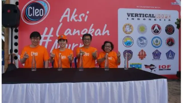 Aksi Nyata Mengalirkan Kemurnian serta Kesegaran dengan Membersihkan Pantai Bali