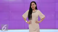 Vicky Shu saat menjadi bintang tamu di Dear Haters. (Liputan6.com/Fatkhur Rozaq)